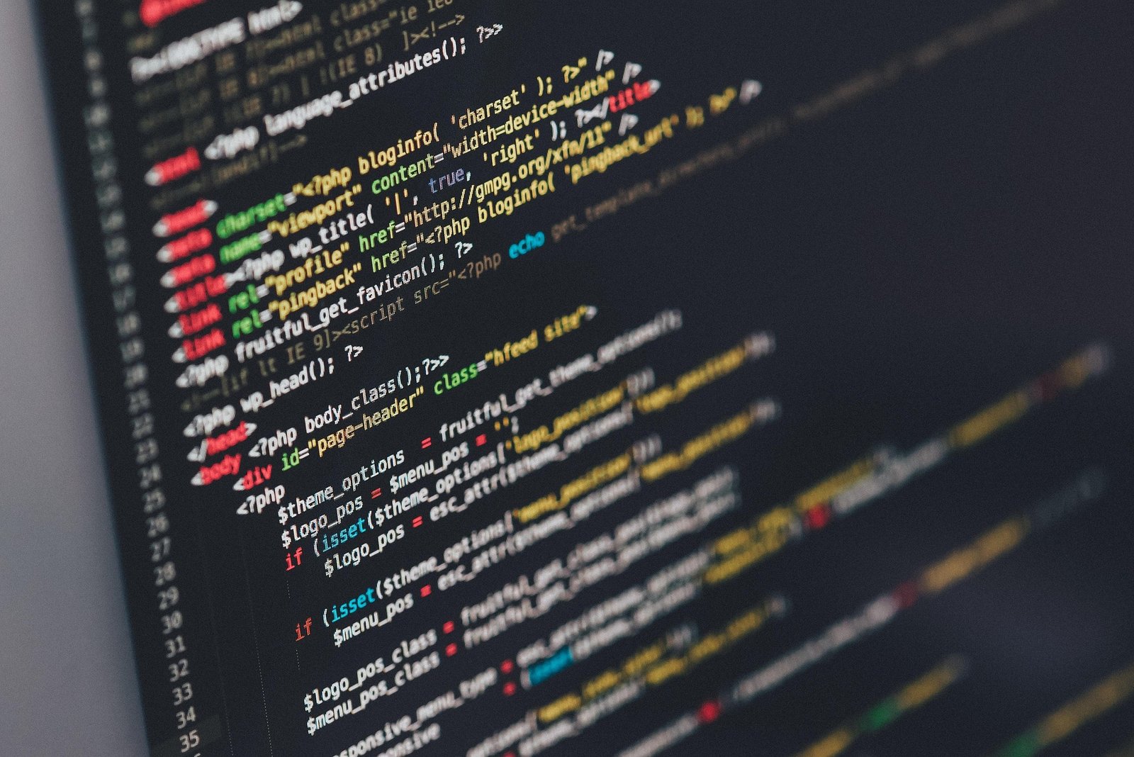 Off-the-Shelf vs Custom Software, How to Decide for Your Business